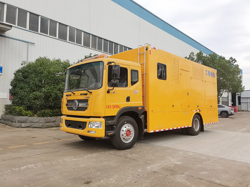 程力牌東風(fēng)多利卡3000方排水車(休息室)